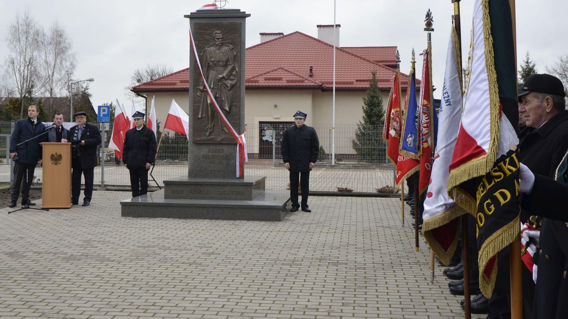 Pomnik marszałka Piłsudskiego wrócił do Ciechanek