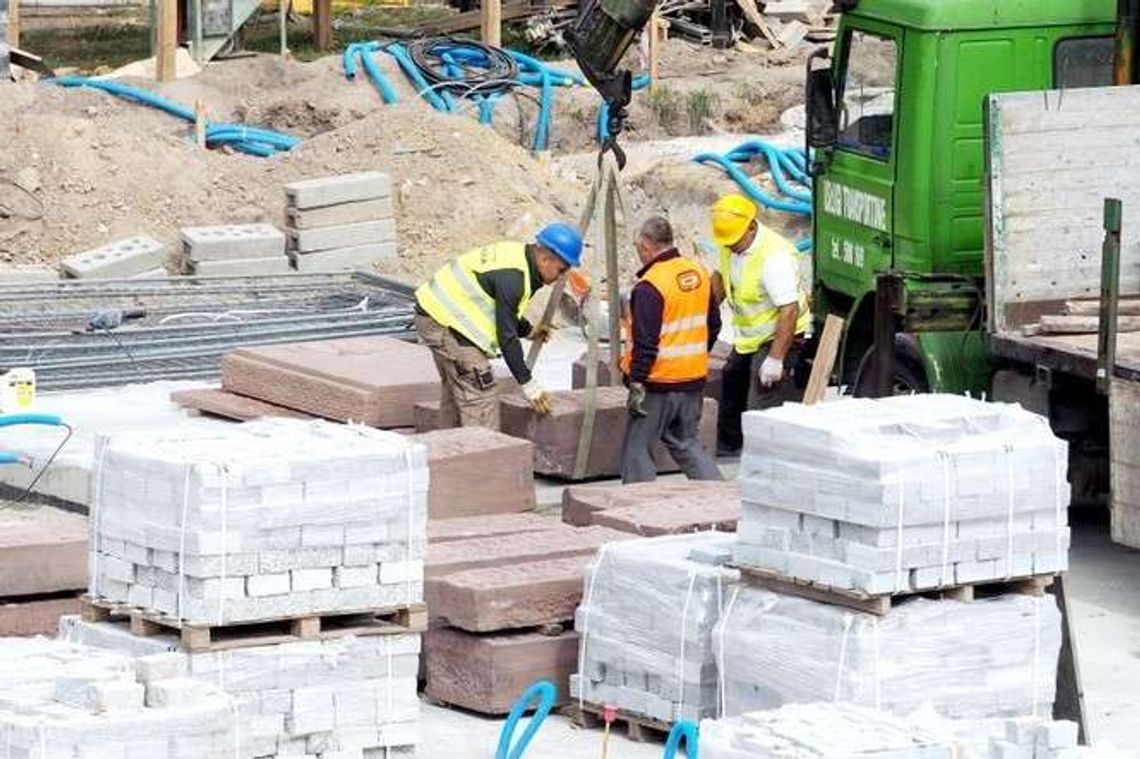 Pomnik Nieznanego Żołnierza wrócił na plac Litewski. Ale tylko na chwilę