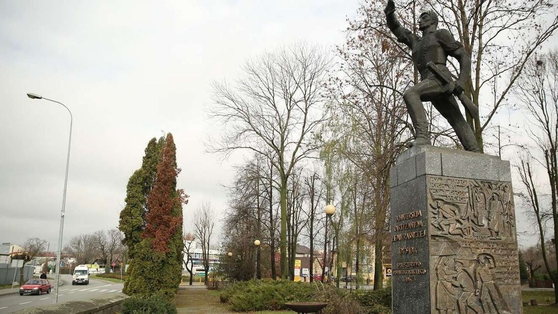 Pomnik Partyzanta w Kraśniku jednak zostaje. Ale musi się dostosować do dekomunizacji