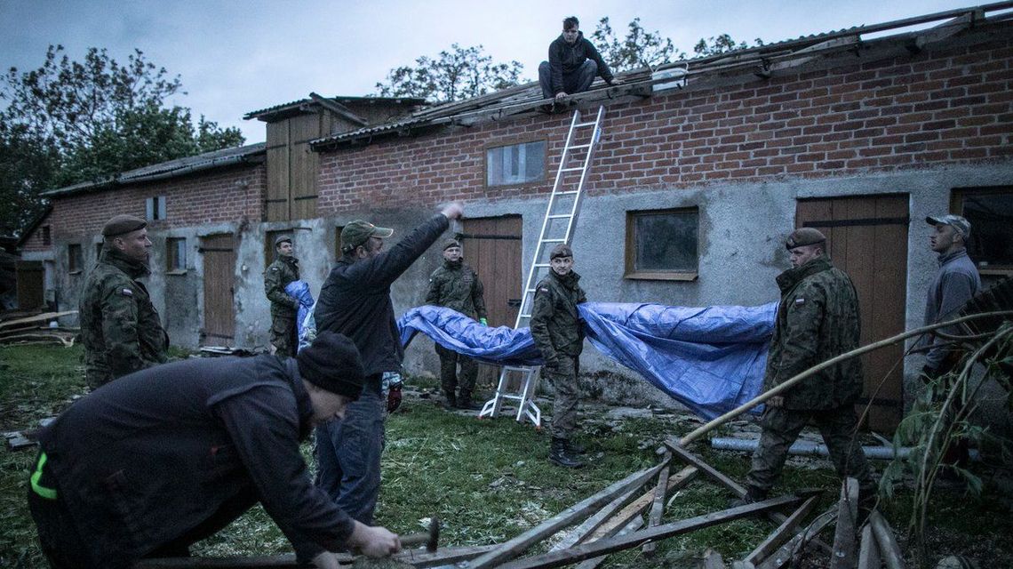 Pomoc finansowa dla ofiar trąby powietrznej. Wiadomo, ile dostaną mieszkańcy