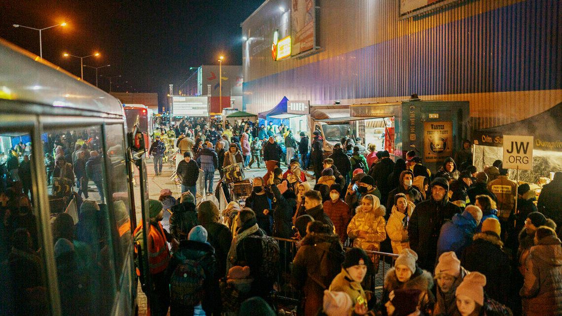 Pomogą uchodźcom i przy okazji sobie. Kontrowersyjna propozycja zmiany w prawie