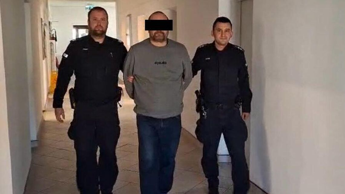 Pomogły odciski palców. Sprawca odnaleziony po 23 latach Pomogły odciski palców. Sprawca odnaleziony po 23 latach