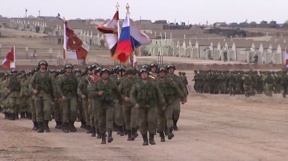 Ponad 125 tys. żołnierzy na manewrach w Rosji. Wśród nich Chińczycy, Pakistańczycy i Hindusi Ponad 125 tys. żołnierzy na manewrach w Rosji. Wśród nich Chińczycy, Pakistańczycy i Hindusi