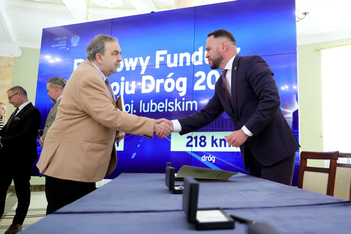 Ponad 3,5 mln zł na przebudowę drogi w powiecie opolskim. Podpisano umowę Ponad 3,5 mln zł na przebudowę drogi w powiecie opolskim. Podpisano umowę