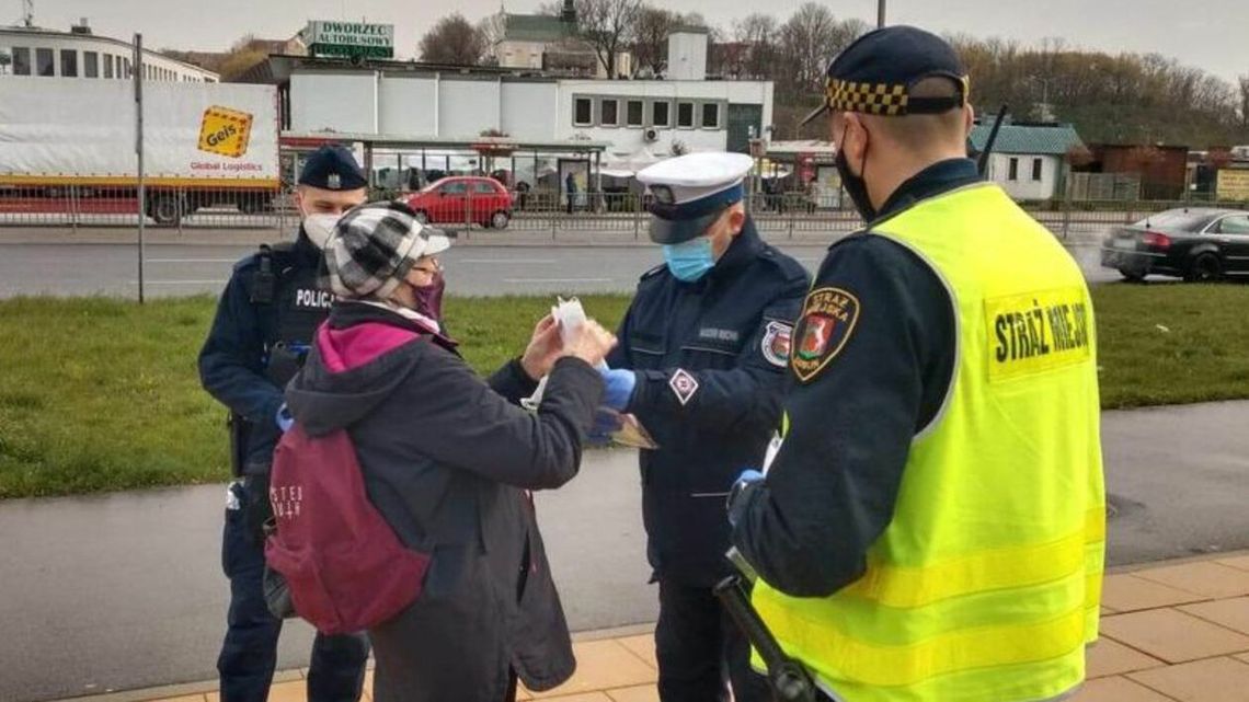 Ponad 430 mandatów za brak maseczek. Lubelska policja ostrzega