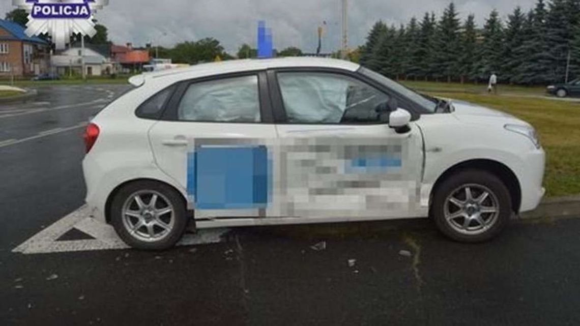 Ponad miesiąc temu zmienili ruch na rondzie. Kolejna stłuczka