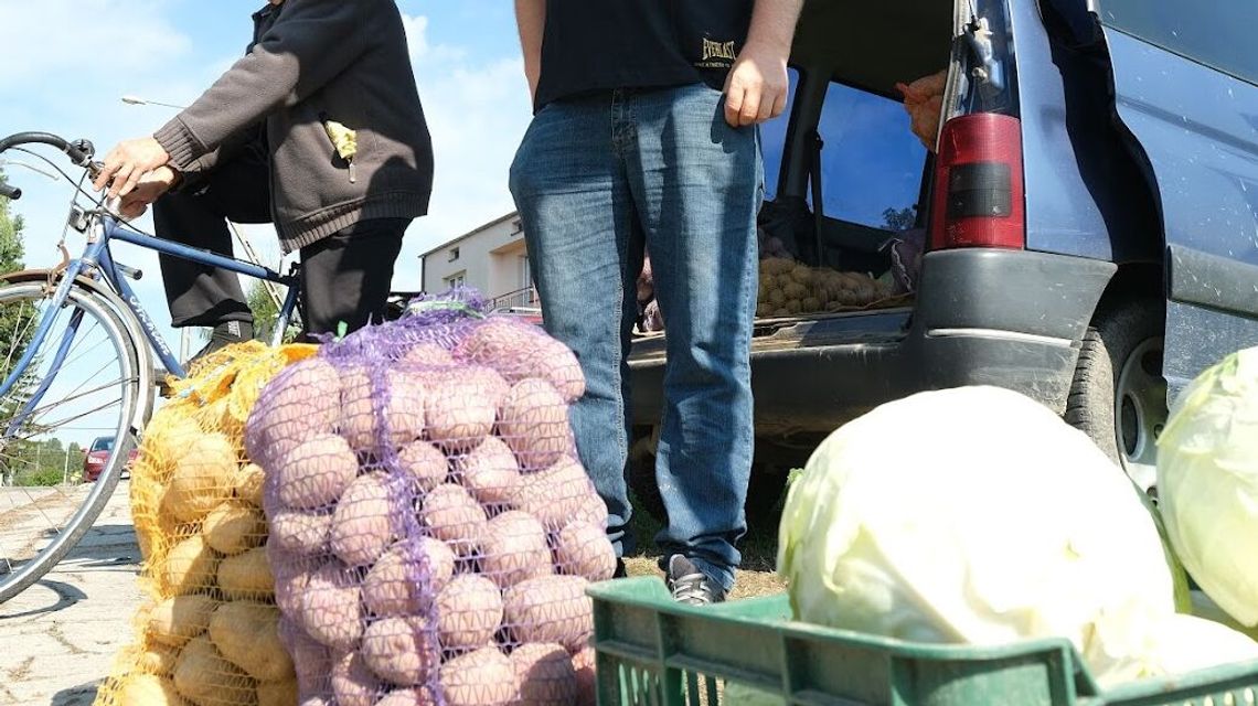 Poniatowa. Nowe stawki na targowisku okazały się dużym kłopotem
