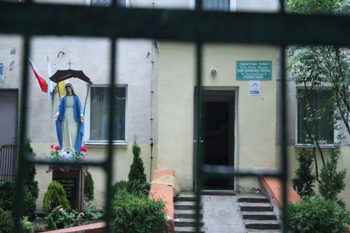 Poniatowa: Sprzedali dług Domu Samotnej Matki firmie windykacyjnej