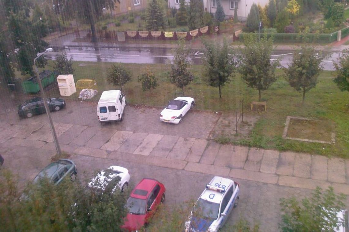 Poniatowa: Zabrał koledze porsche i rozbił je na parkingu 