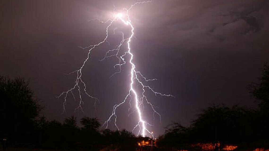 Poniedziałek z burzami. Miejscami z gradem Poniedziałek z burzami. Miejscami z gradem