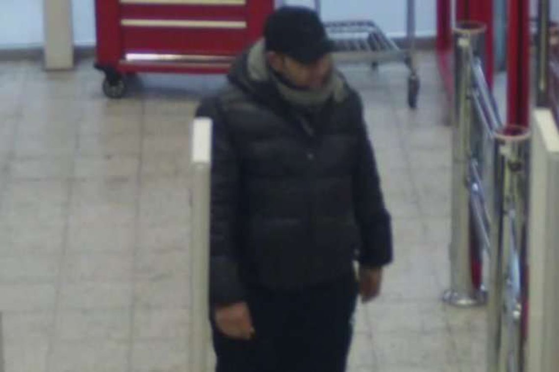 Poprosił o rozmienienie pieniędzy. Ukradł ponad 800 zł w markecie Poprosił o rozmienienie pieniędzy. Ukradł ponad 800 zł w markecie