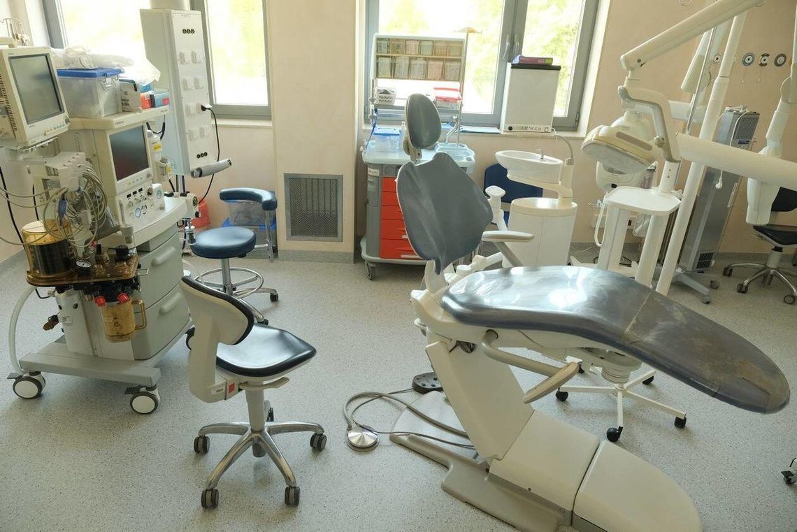 Porady stomatologiczne dla seniorów – studenci zapraszają na darmowe konsultacje Porady stomatologiczne dla seniorów – studenci zapraszają na darmowe konsultacje