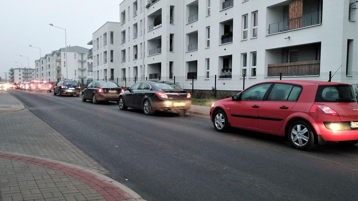 Poranny wyjazd z tego osiedla w Lublinie to koszmar dla kierowców. Więcej bloków, dłuższe korki