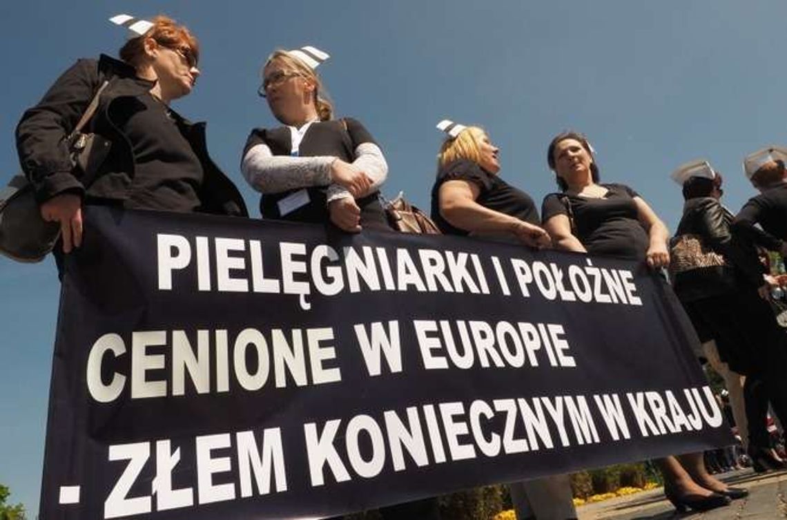 Porozumienie w sprawie pielęgniarek. Mimo sprzeciwu centrali związków