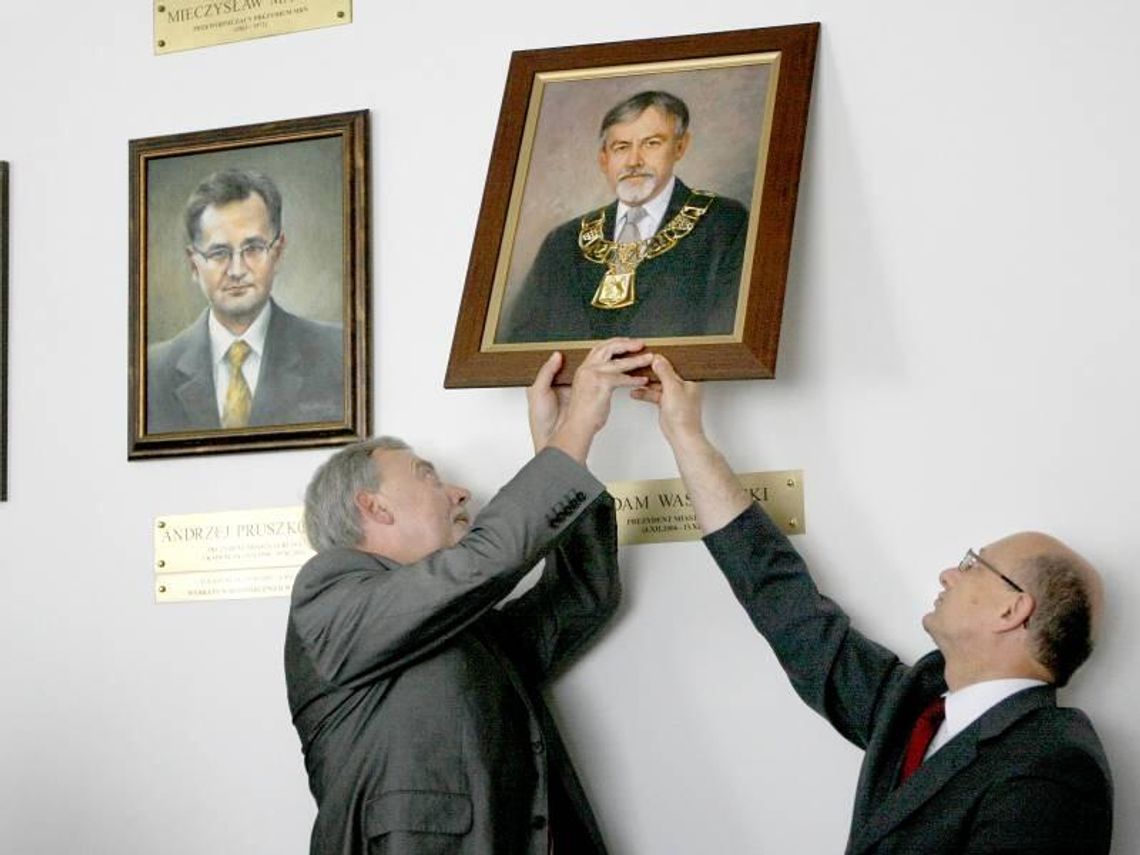 Portret Adama Wasilewskiego dołączył do galerii w Ratuszu Portret Adama Wasilewskiego dołączył do galerii w Ratuszu