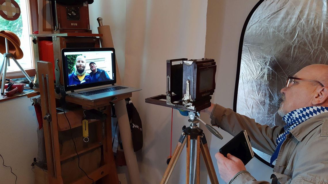 "Portrety Izolacji". Warsztaty Kultury zapraszają na wirtualną sesję zdjęciową