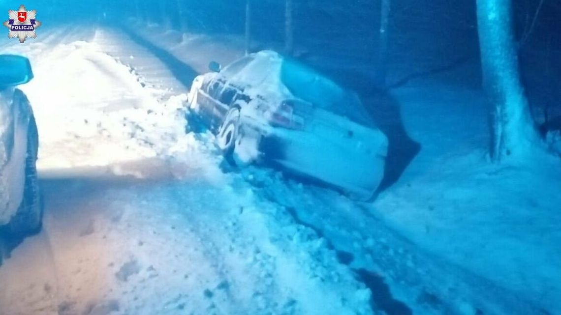 Pościg i auto w rowie. Za kierownicą 16-latek