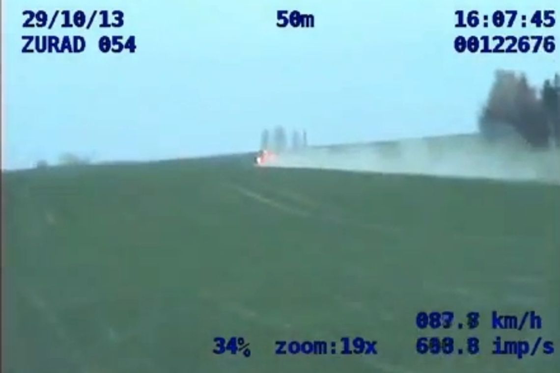 Pościg za audi na drodze Chełm-Piaski. Dziecko musiało uciekać z drogi (wideo)