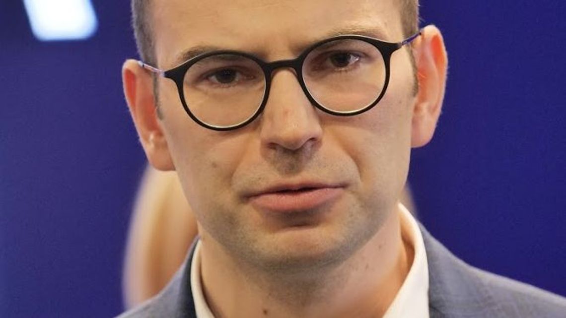 Poseł PiS i „ślicznotka” z Facebooka. Będzie śledztwo Poseł PiS i „ślicznotka” z Facebooka. Będzie śledztwo