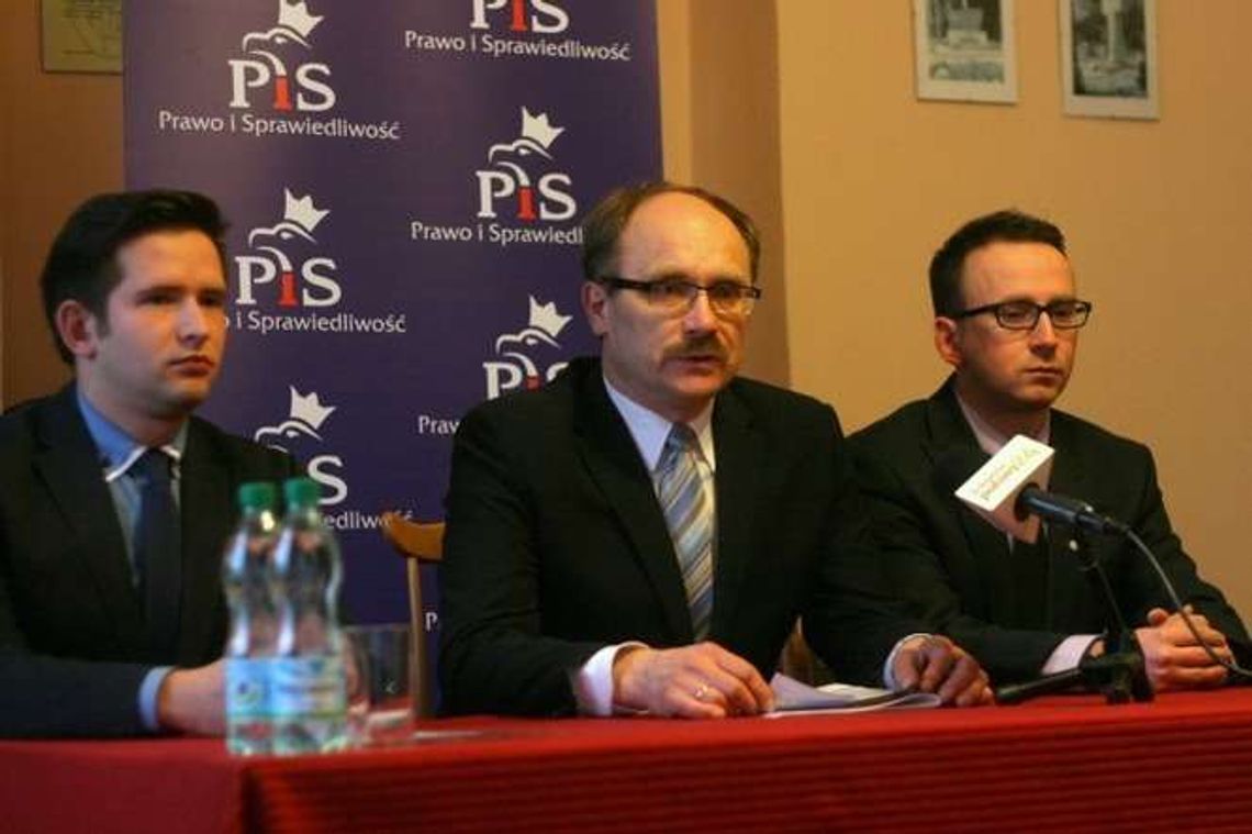 Poseł PiS z Puław krytykuje opozycję i broni dyrektora szpitala