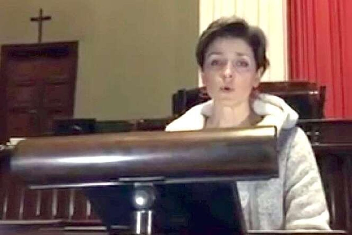 Posłanka PO Joanna Mucha śpiewa w Sejmie. "Nie pucz, kiedy odjadę" (wideo)