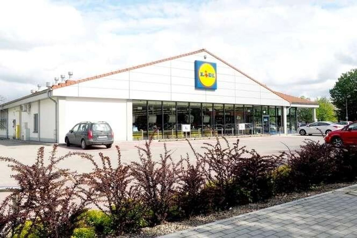 Poślizgnęła się w sklepie i poszła do sądu. Dostała 50 tysięcy złotych Poślizgnęła się w sklepie i poszła do sądu. Dostała 50 tysięcy złotych