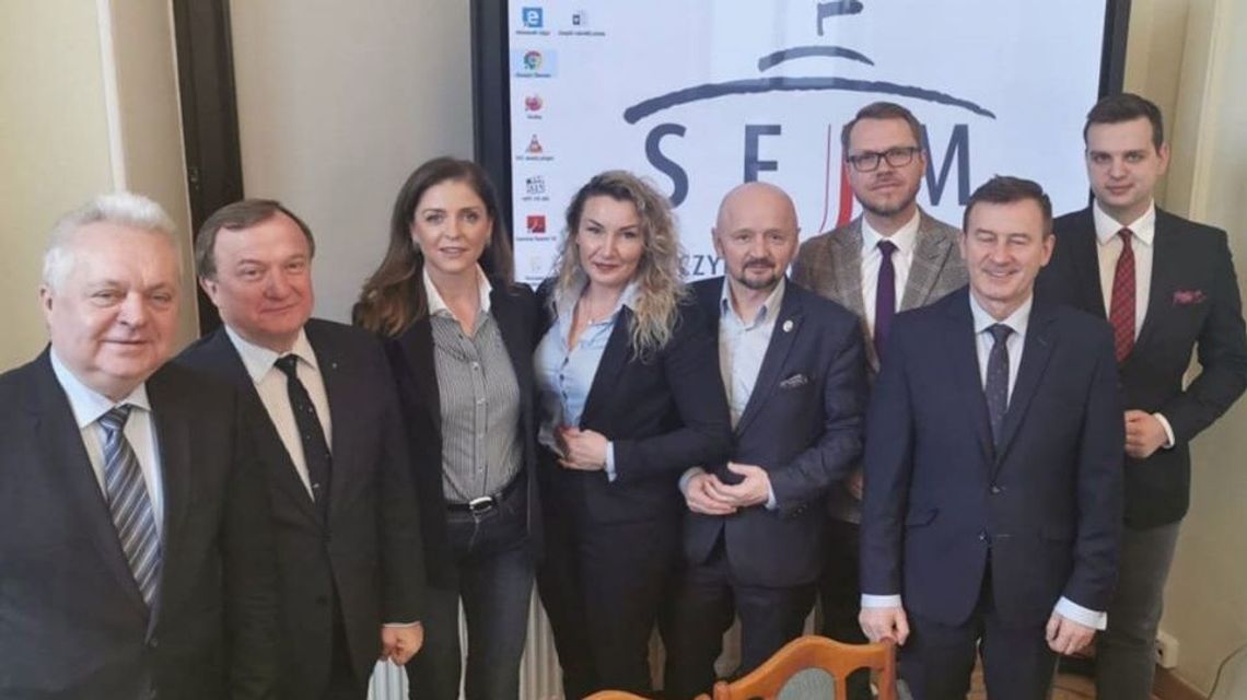 Posłów z Lubelskiego Zespołu Parlamentarnego podzieliło już pierwsze zdjęcie. Zabrakło jednej osoby
