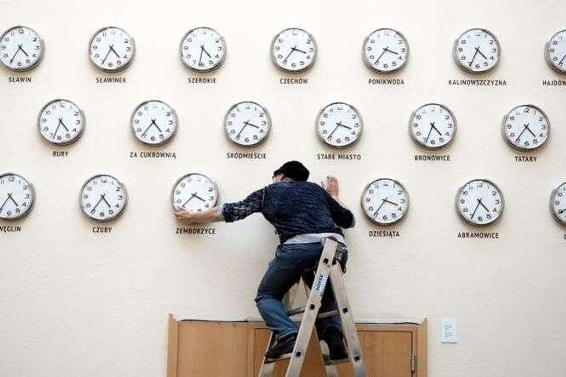 Pośpimy dłużej, bo wkrótce zmiana czasu na zimowy. Ale czy to ma sens?