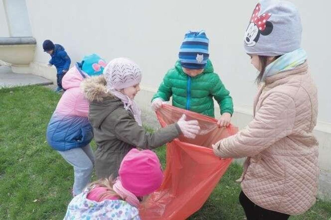 "Posprzątajmy Lublin na wiosnę". Mali poszli na wojnę ze śmieciami "Posprzątajmy Lublin na wiosnę". Mali poszli na wojnę ze śmieciami