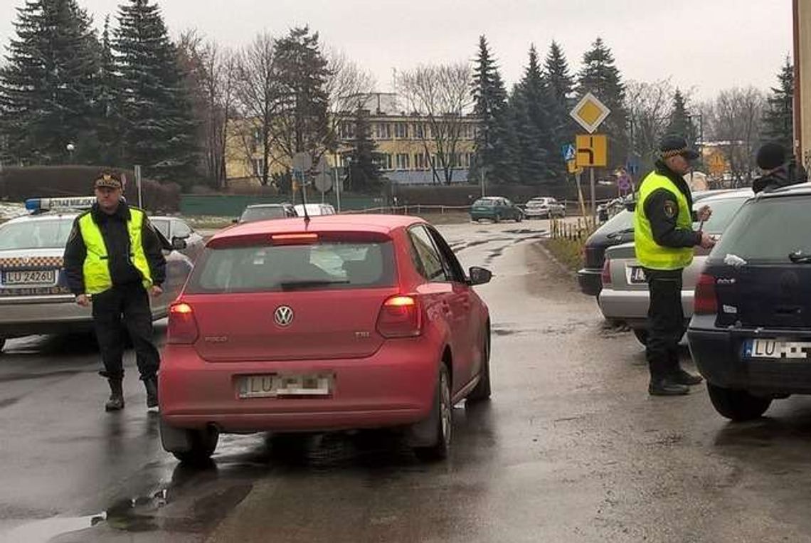 Posypały się mandaty na zamkniętej dla ruchu ul. Muzycznej. To nie koniec akcji Posypały się mandaty na zamkniętej dla ruchu ul. Muzycznej. To nie koniec akcji