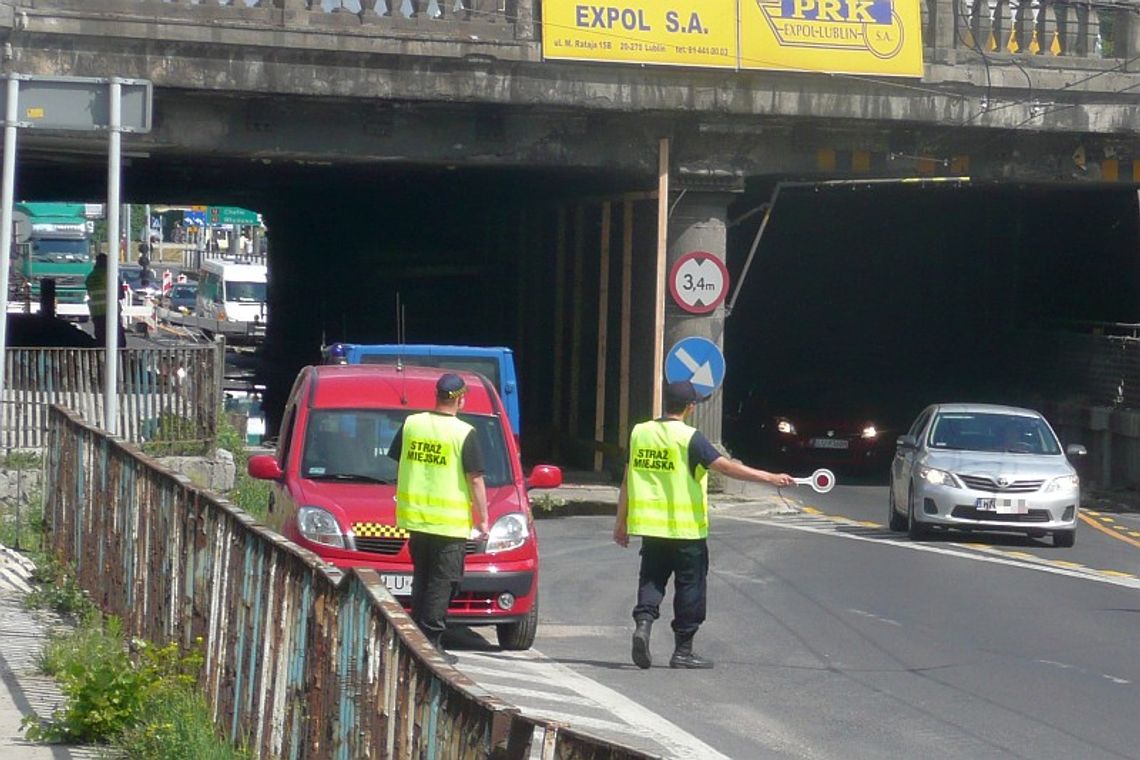 Posypały się mandaty pod wiaduktem na ul. Kunickiego