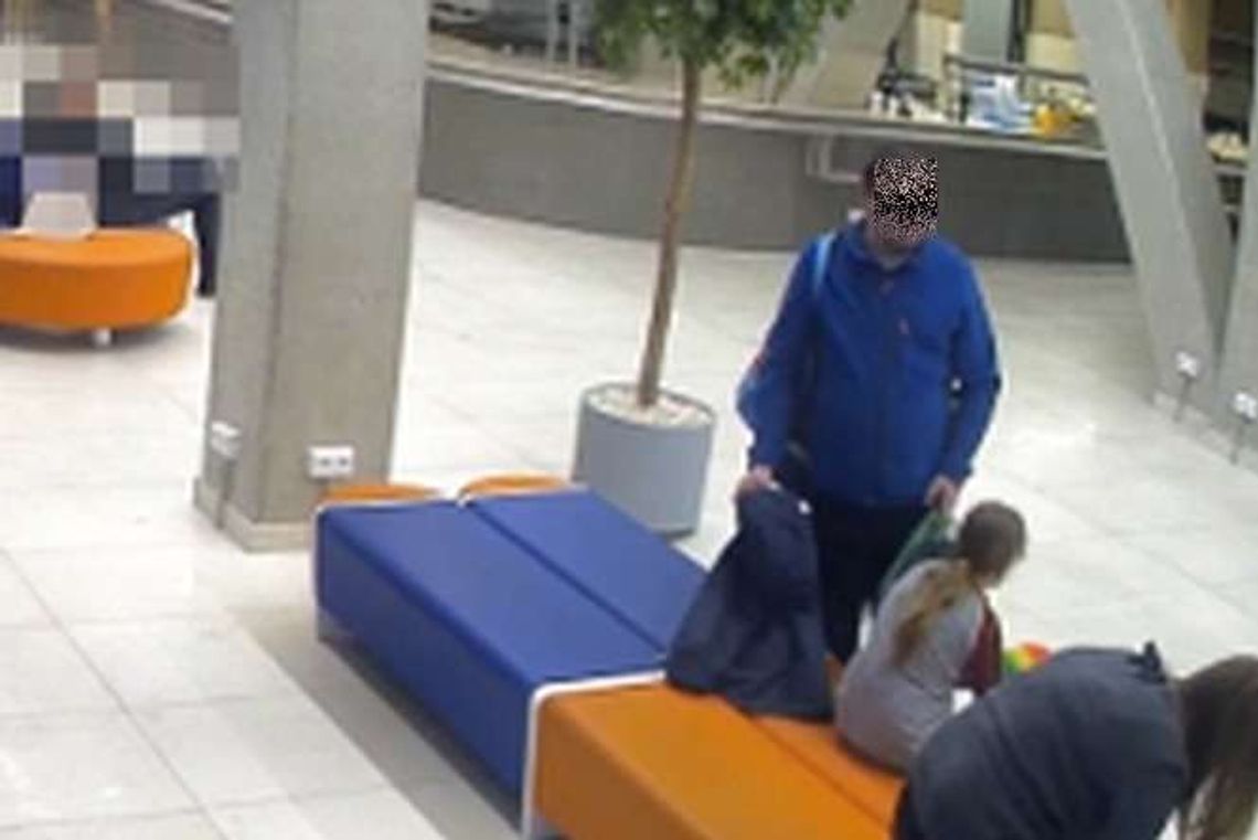 Poszedł na basen, ukradł telefon. Sam przyszedł na policję