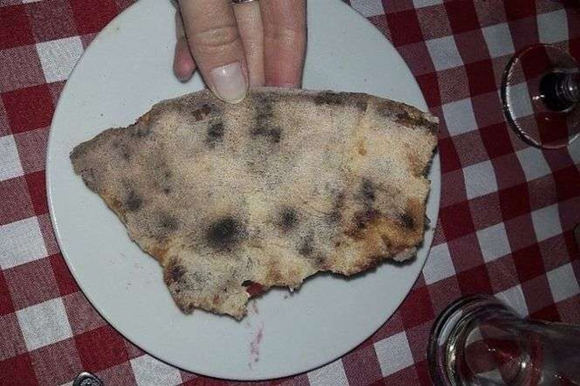 Poszli na „pyszną pizzę” a dostali spalony placek. Właściciele pizzerii przepraszają