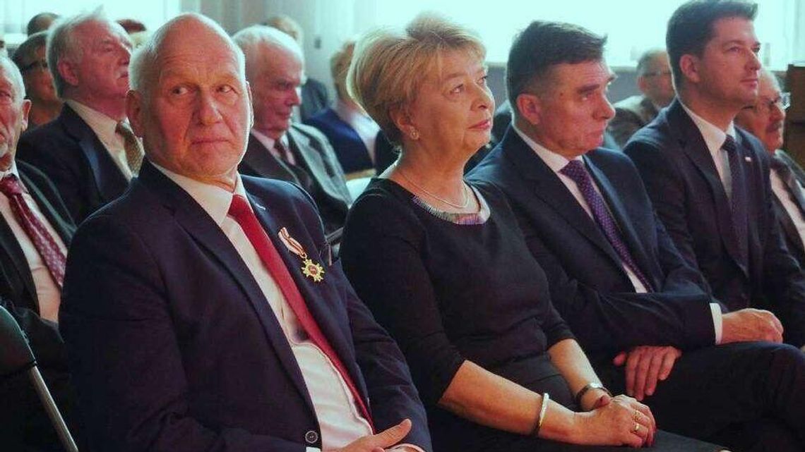 Poszukiwani dyrektorzy. Ze stanowiskiem w "Staszicu" żegna się Stanisław Stoń