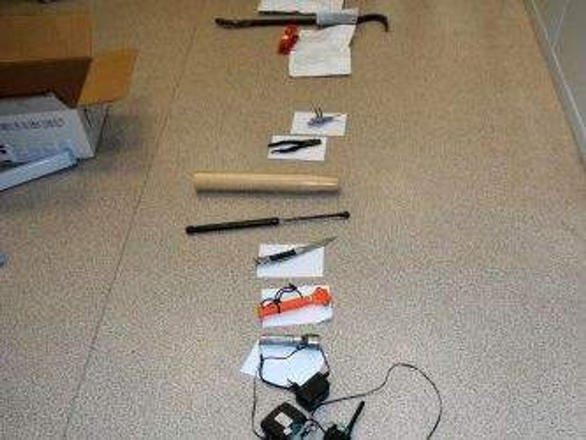 Poszukiwany nakazem sądowym próbował włamać się do busa