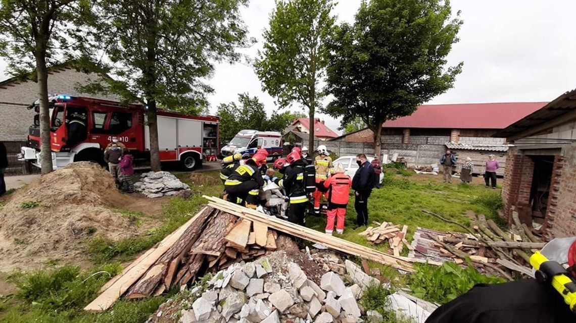 Potężny wybuch gazu zmiótł dom w powiecie kraśnickim. Poparzony mężczyzna w szpitalu Potężny wybuch gazu zmiótł dom w powiecie kraśnickim. Poparzony mężczyzna w szpitalu