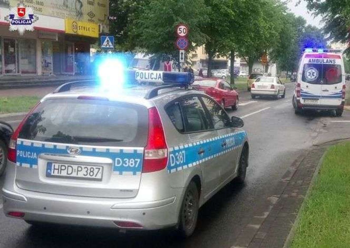 Potrącił na przejściu dwie nastolatki