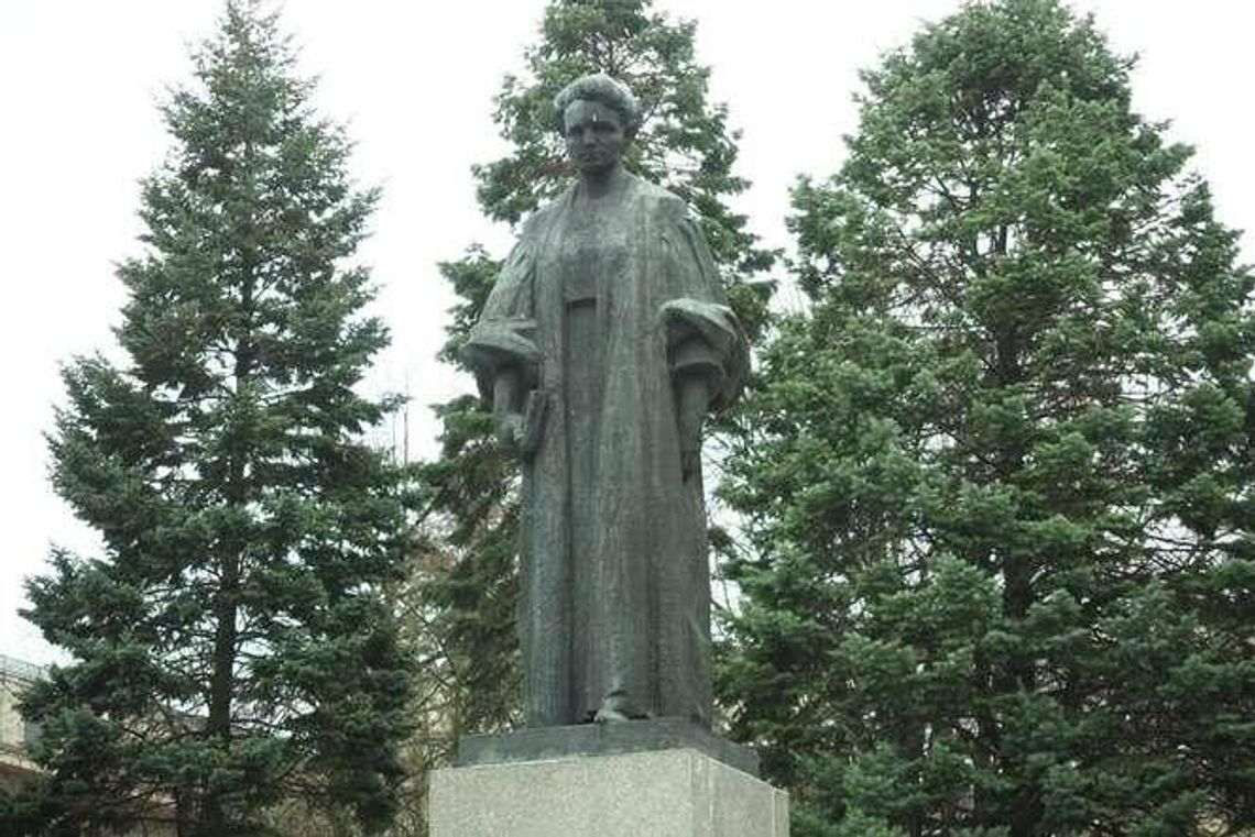 Potrzeba 100 tys. zł na renowację pomnika Marii Skłodowskiej-Curie. Trwa zbiórka Potrzeba 100 tys. zł na renowację pomnika Marii Skłodowskiej-Curie. Trwa zbiórka