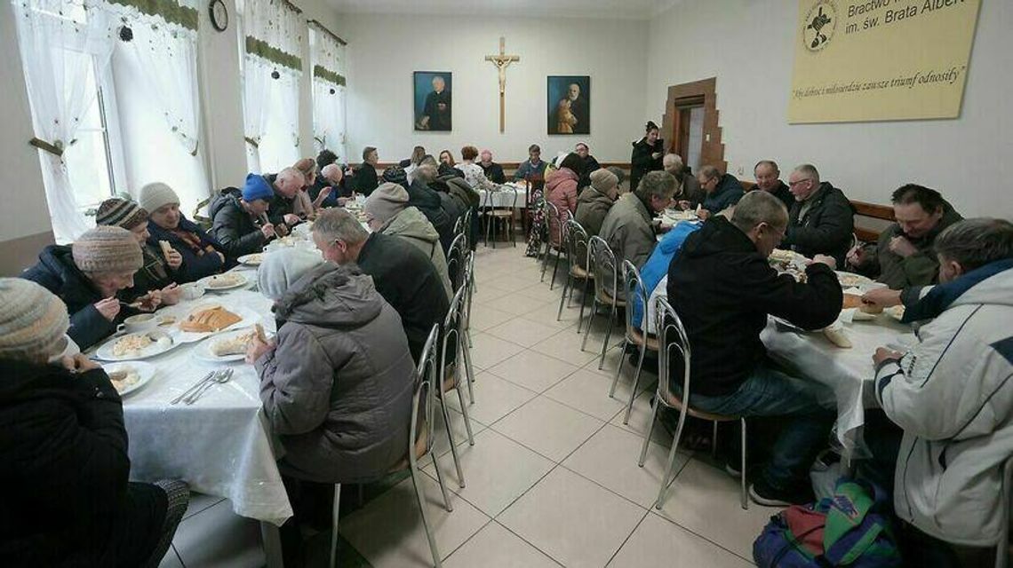 Potrzebna żywność. Pomoże w przygotowywaniu posiłków dla potrzebujących Potrzebna żywność. Pomoże w przygotowywaniu posiłków dla potrzebujących