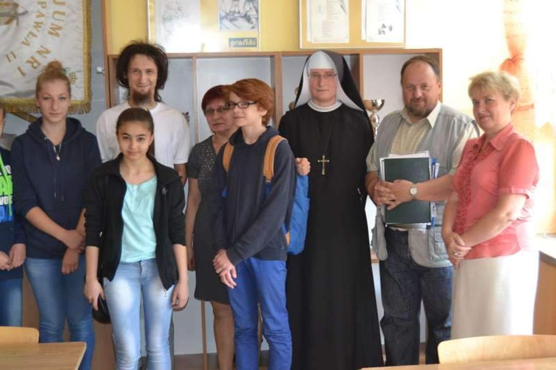 Potrzebne prezenty. Pojadą na Madagaskar