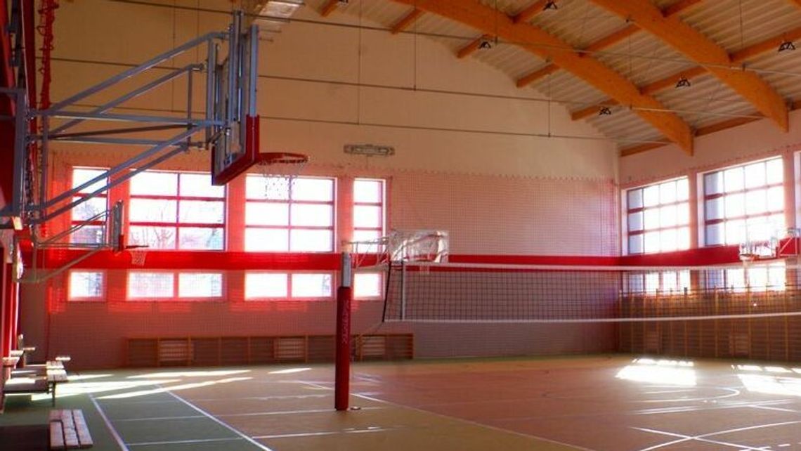 Potrzebny kierownik nowej hali sportowej w Rykach