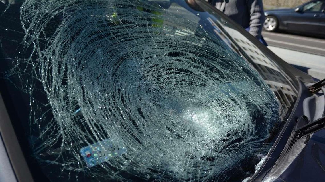 Poważny wypadek w Lublinie. 12-latka potrącona przez samochód, jest nieprzytomna Poważny wypadek w Lublinie. 12-latka potrącona przez samochód, jest nieprzytomna