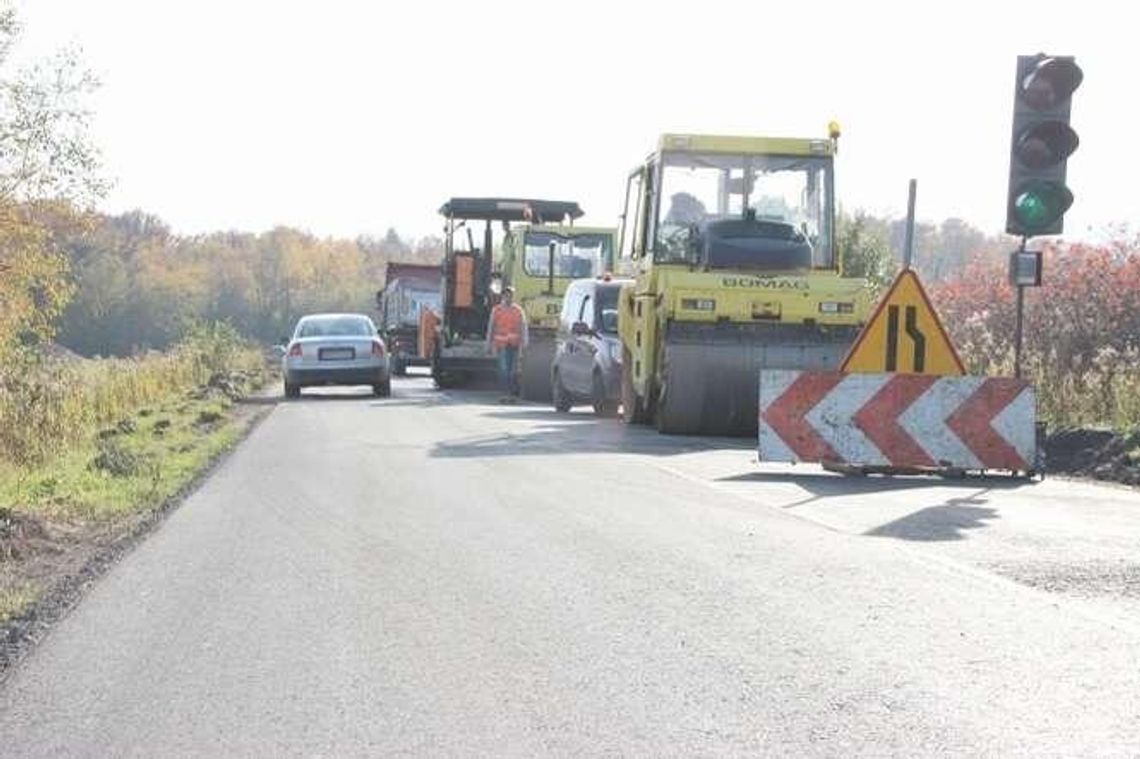 Powiat kraśnicki remontuje drogi. Jakie inwestycje w 2018 roku?