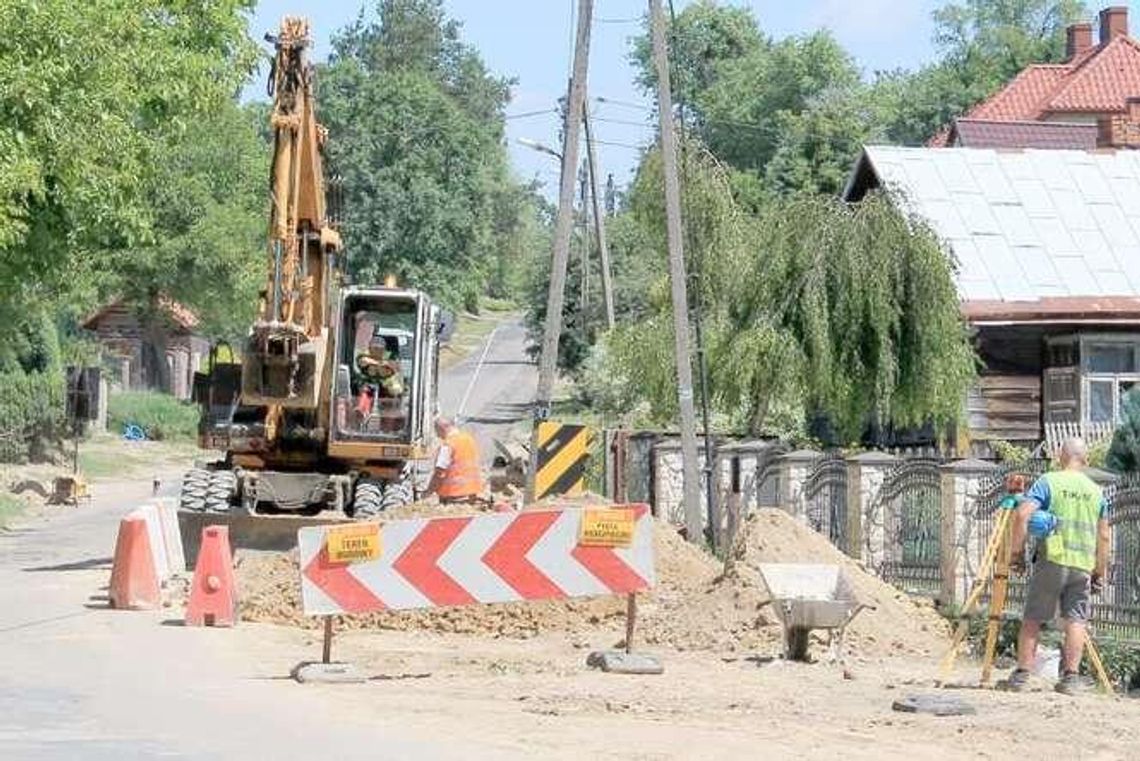 Powiat puławski: Droga do Sielc w przebudowie