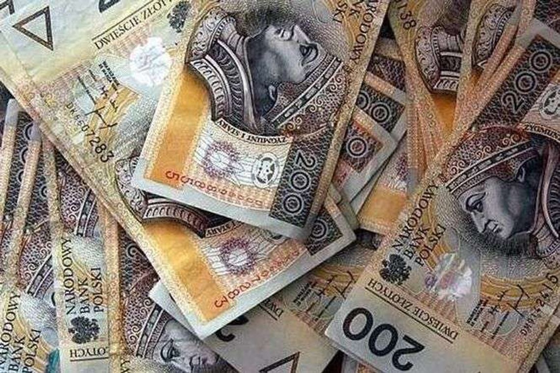 Powiat w dramatycznej sytuacji. Zamrożą pensje nauczycielom, diety radnych też Powiat w dramatycznej sytuacji. Zamrożą pensje nauczycielom, diety radnych też