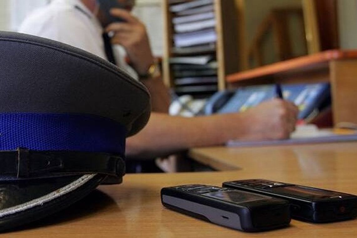 Powiesił się na smyczy, uratowali go policjanci i strażacy