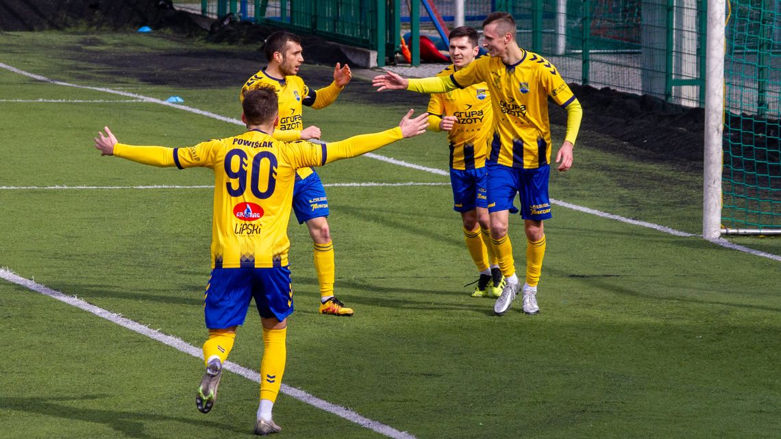 Powiślak – Huragan 3:1. Mecz piłki nożnej trwa 90 minut, a nie 45