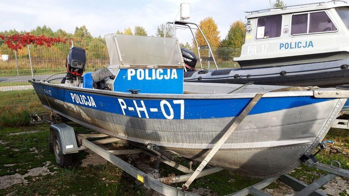 Powojskowe i policyjne mienie znów do kupienia. Ile za łódź Mariusz, a ile za kultowego autosana? Powojskowe i policyjne mienie znów do kupienia. Ile za łódź Mariusz, a ile za kultowego autosana?