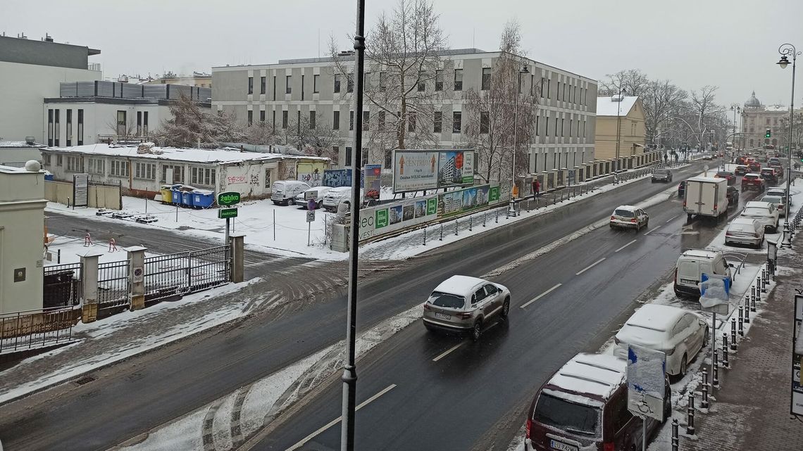 Powrót zimy w kwietniu. Raport z lubelskich ulic
