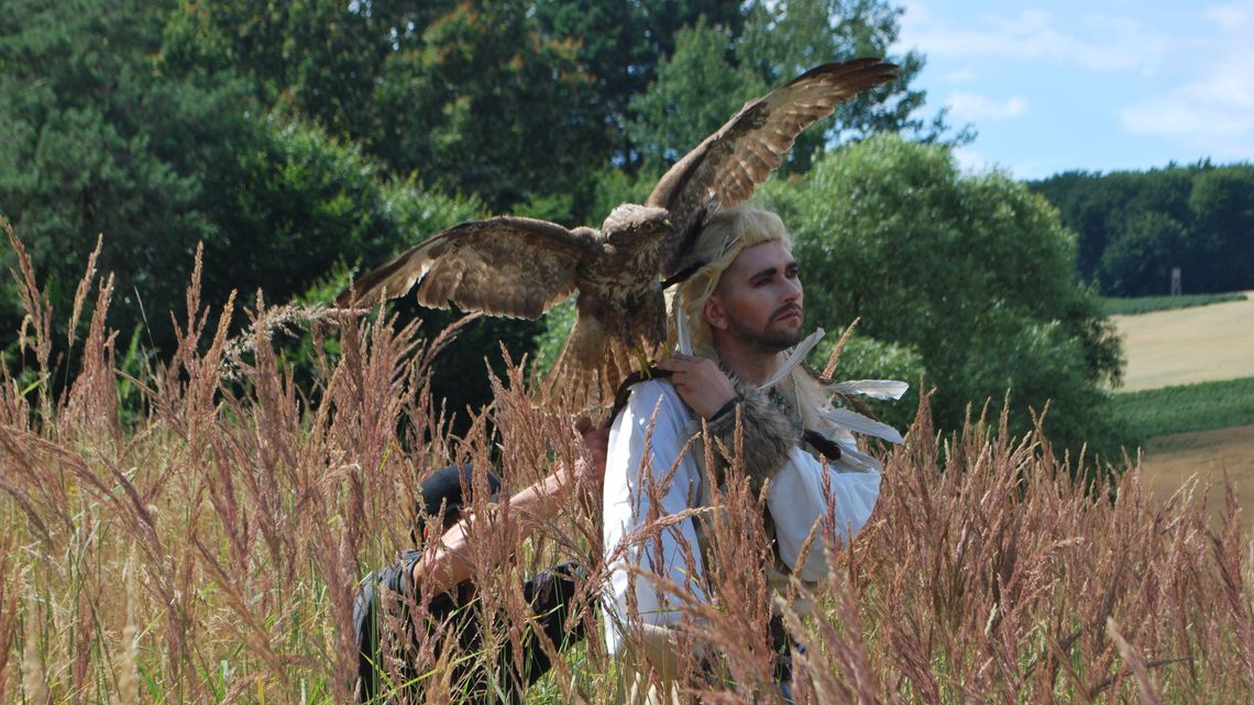 Powstaje oryginalny kalendarz na 2020 rok. Las i postacie z pogranicza snu i baśni